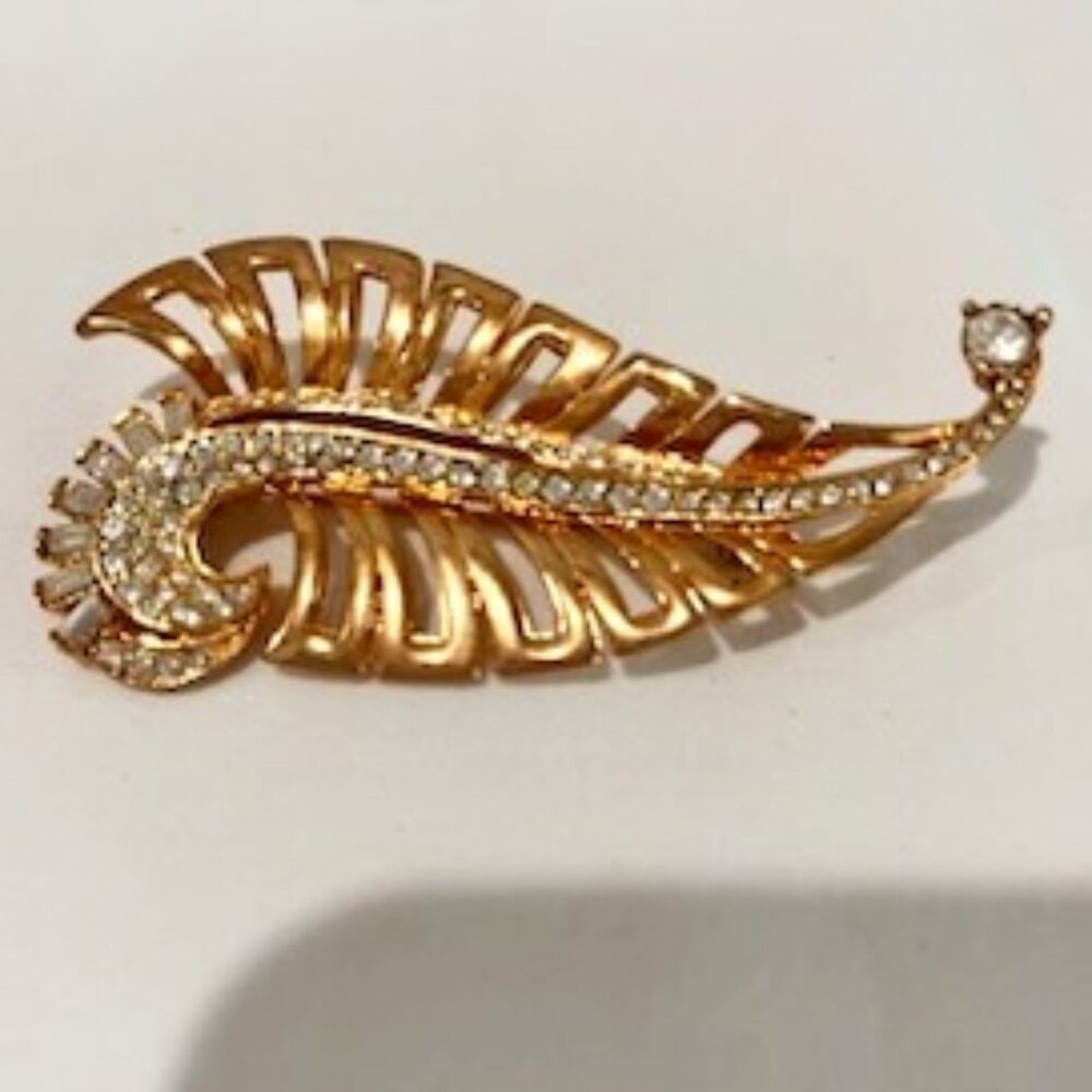 RARE Vintage Nina Ricci Brooch Rhinestones Gold Tone Lear 3" Classic